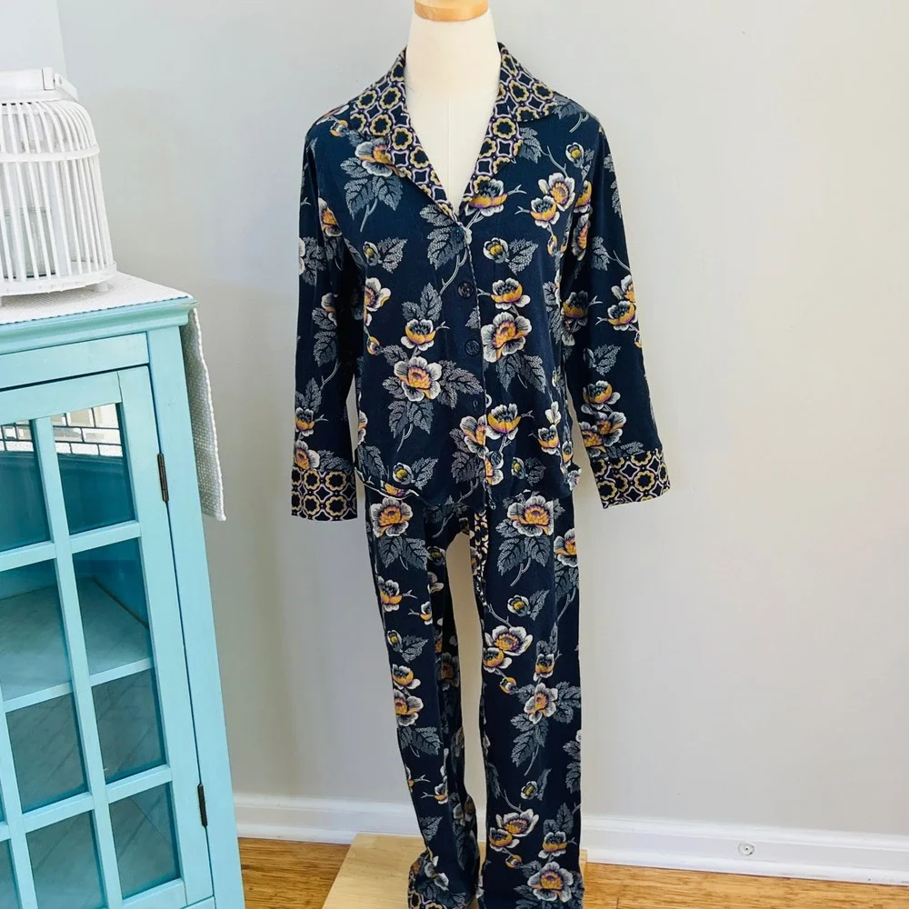 Vera Bradley Navy Blue Floral Pajama Set Small Long Sleeve Button Front Pants